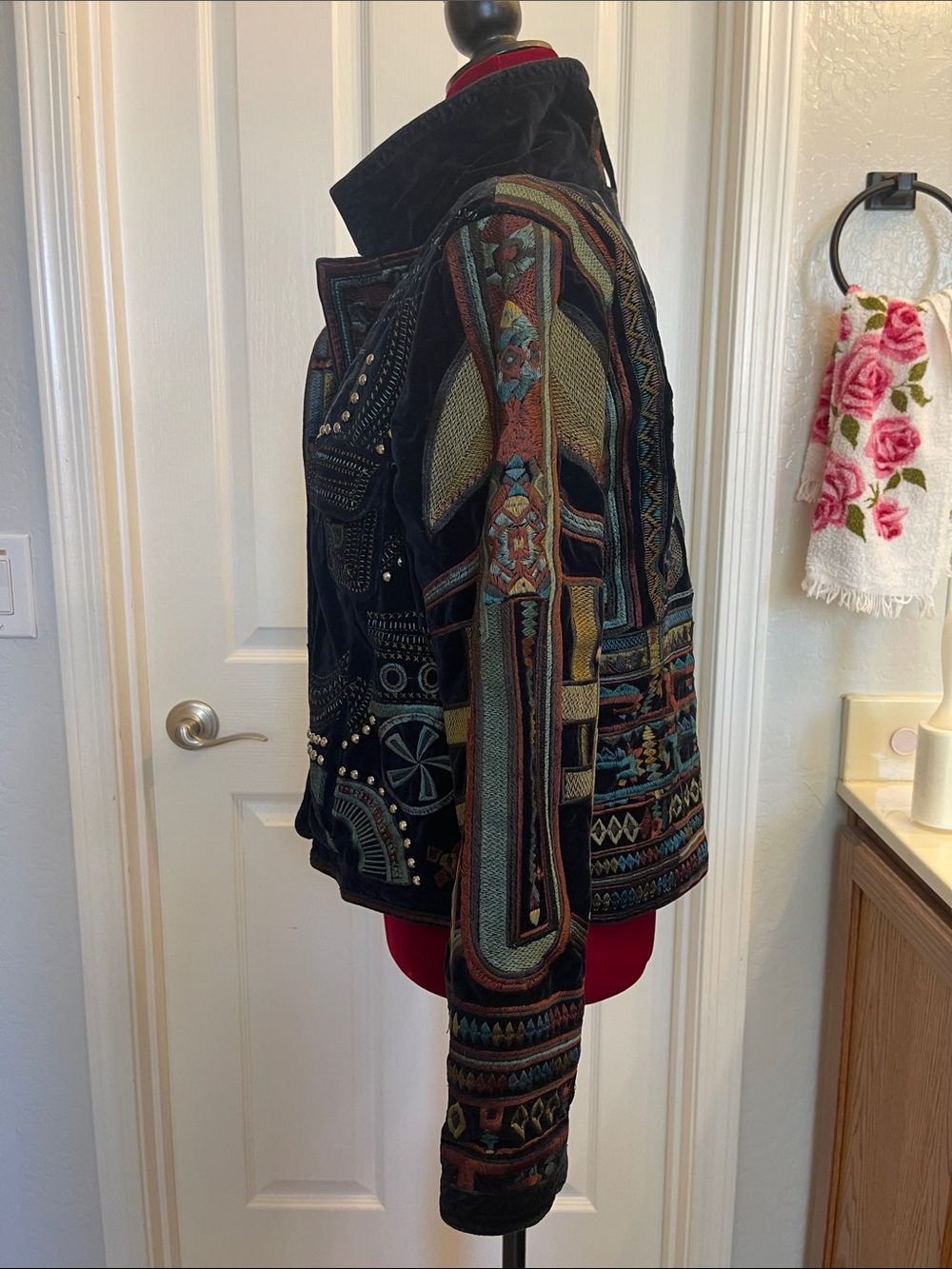 Johnny Was Black Velvet Bomber Jacket with Teal & Brown Embroidery - Picture 4 of 12
